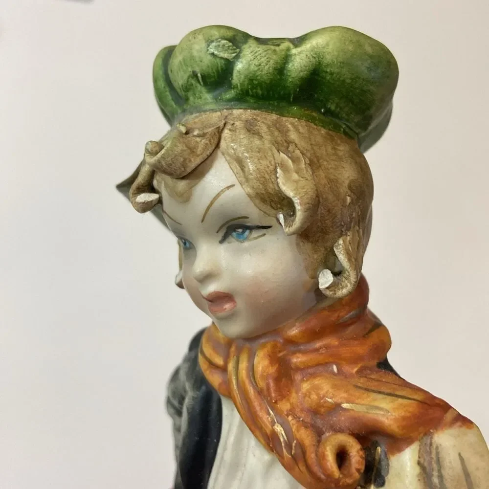 Capodimonte charming porcelain